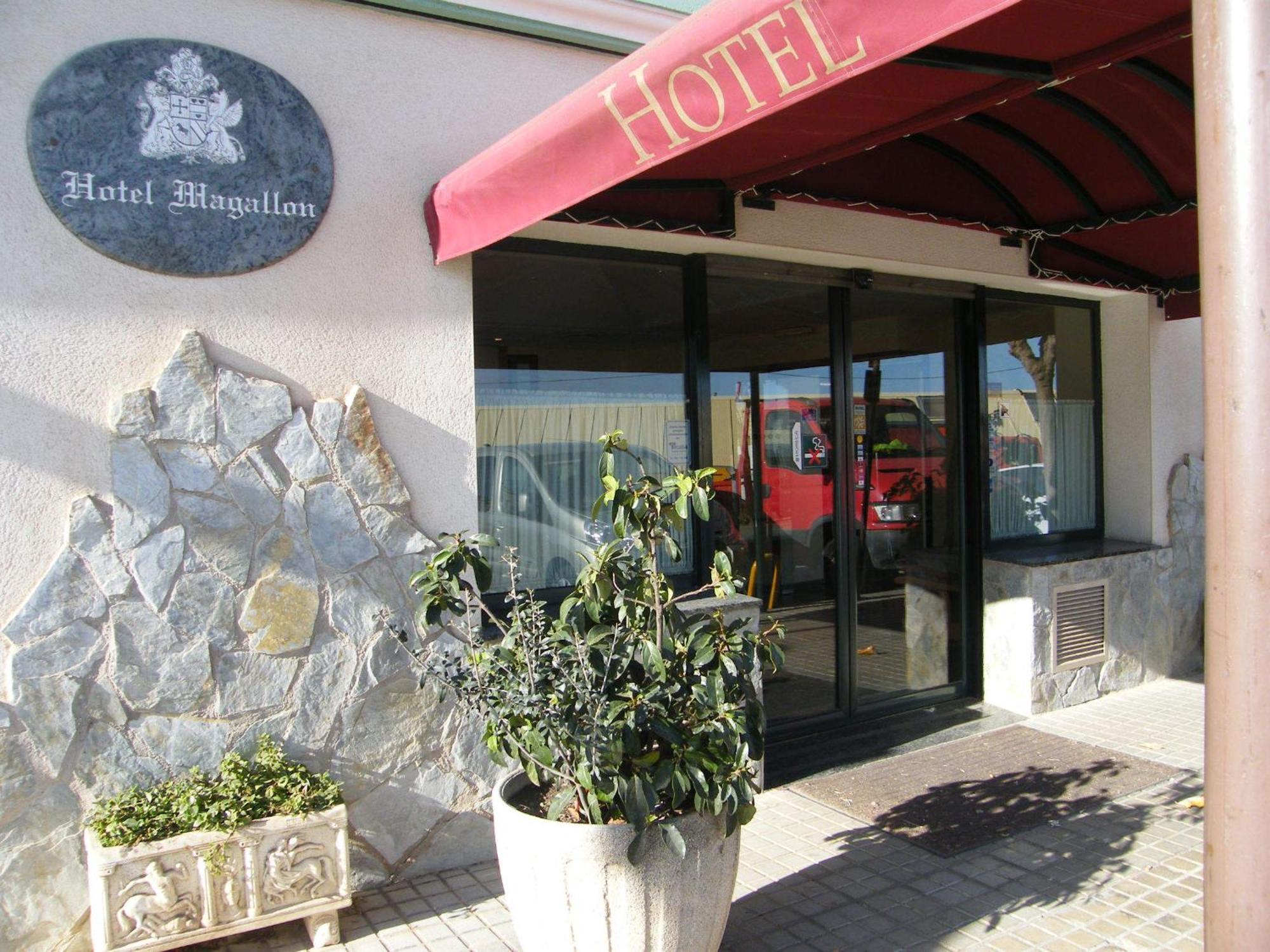 Hotel Magallón Caspe Kültér fotó