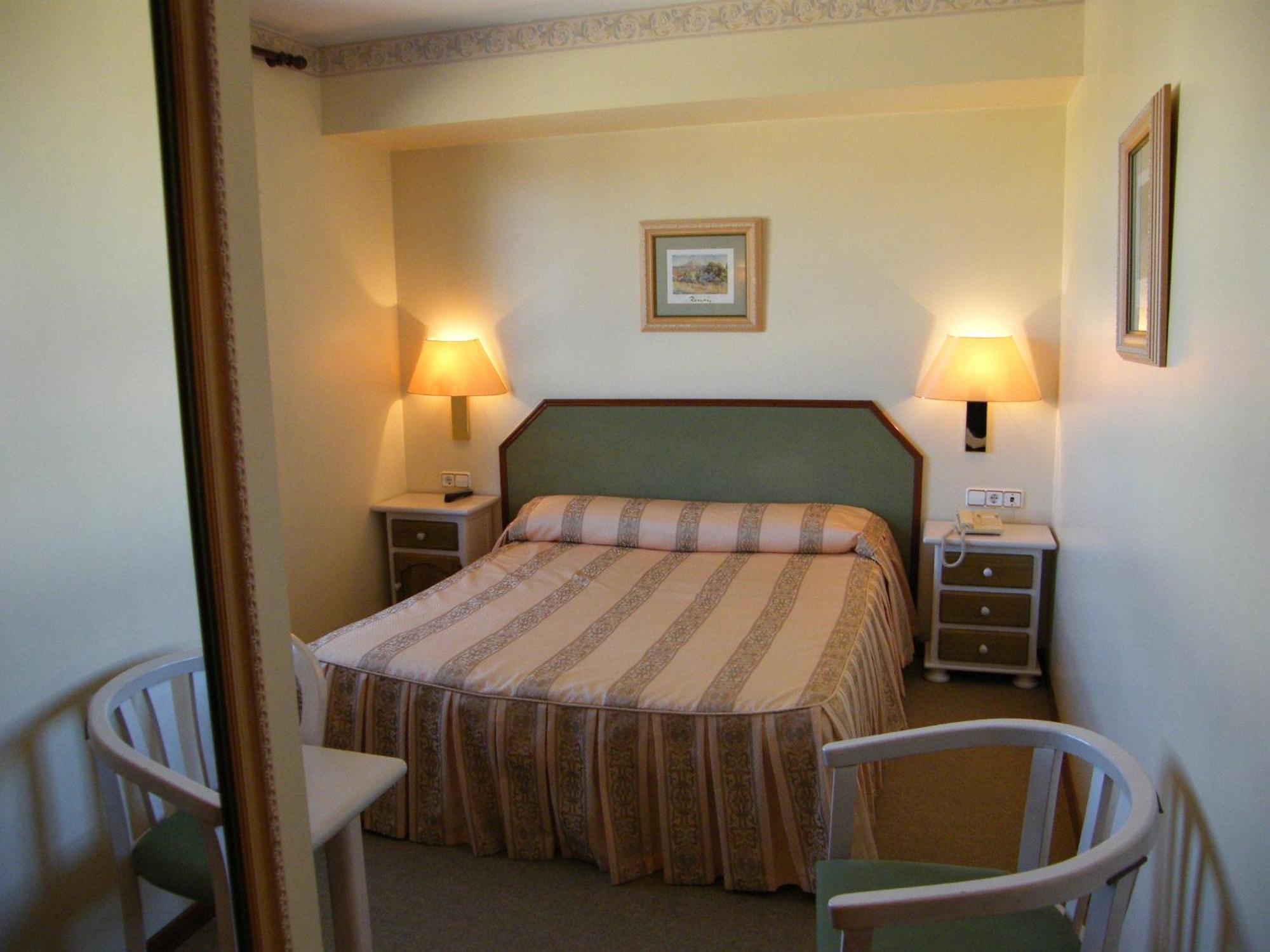 Hotel Magallón Caspe Kültér fotó